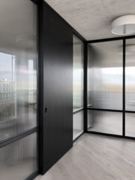  Stahl- und Traumfabrik AG