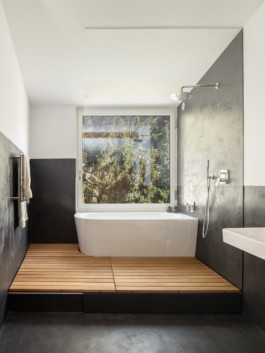 Stahl- und Traumfabrik AG