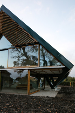 Stahl- und Traumfabrik AG