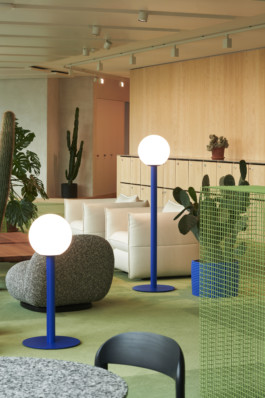  Stahl- und Traumfabrik AG